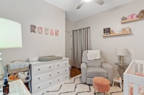 1921 Oakdale Ave, Chicago IL 60657-4026 exterior