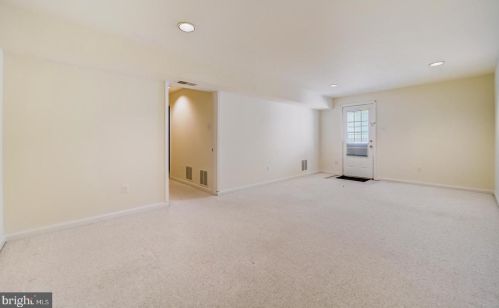 6733 Morning Ride, Alexandria VA 22315-5057 exterior