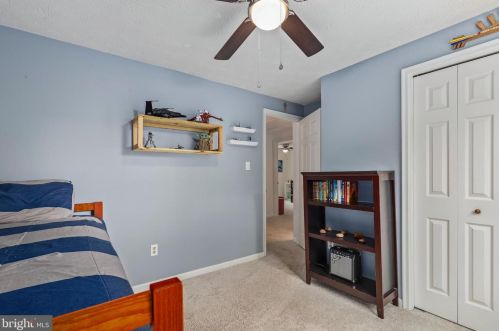 1426 Cellar Crk Way, Herndon VA 20170-2805 exterior