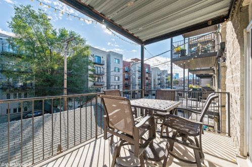 1533 Cleveland Ave, Chicago IL  60610-1184 exterior