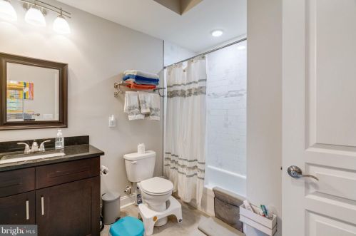 1936 Cumberland St, Philadelphia PA 19125-0037 exterior