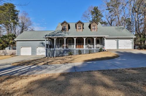 2225 Springdale Dr, Lithonia, GA 30078-3744