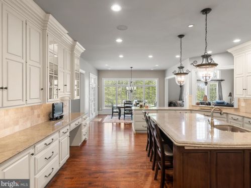 271 Blackburn Dr, Berwyn PA  19312-2801 exterior