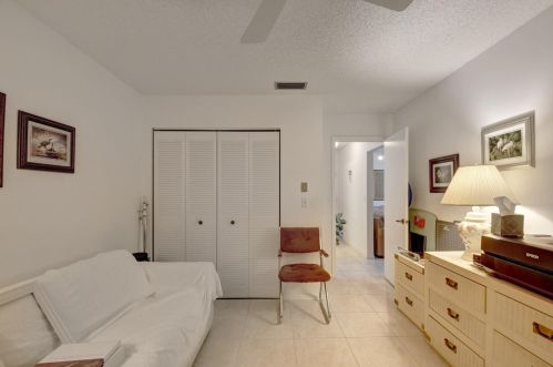 5136 Mirror Lk Blvd, Boynton Beach FL 33472-1211 exterior