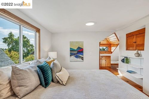 2439 Roosevelt Ave, Berkeley CA 94703-1930 exterior