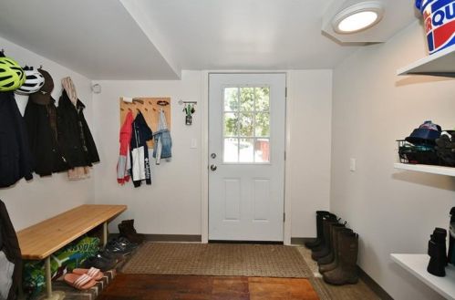 2327 Meadow Dr, Pittsburgh PA  15235-2740 exterior