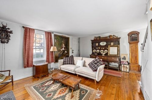 64 Ctr St, Clinton NJ exterior