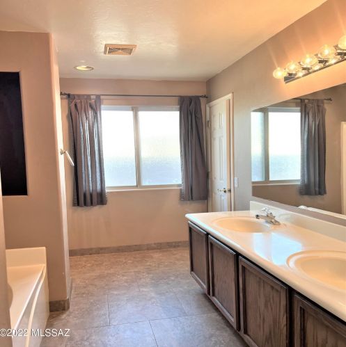 8870 Mountain Spring Dr, Tucson AZ  85747-5659 exterior