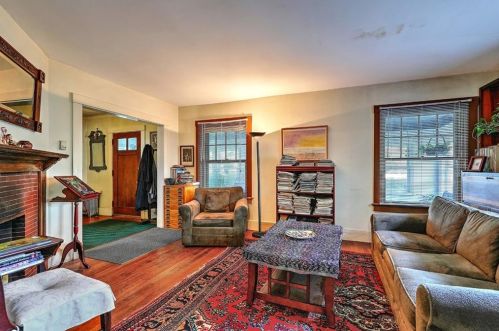 199 Rochambeau Ave, Providence RI 02906-1909 exterior