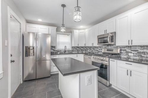 1031 92nd St, Chicago IL 60617-3839 exterior