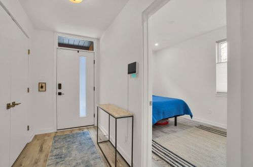 5563 Berlin Way, Pittsburgh PA  15201 exterior