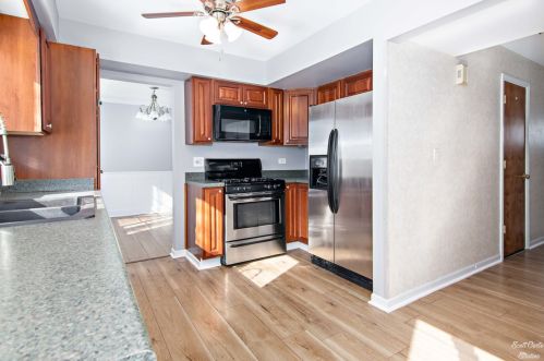 717 Greenmeadow Ct, Bull Valley IL 60014-8974 exterior