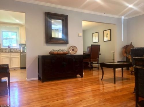 47 Ashby Ave, Livingston NJ  07039-2803 exterior