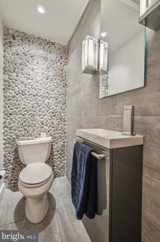 741 2nd St, Philadelphia PA 19122-4503 exterior