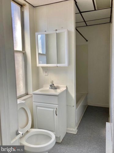 1241 6 St, Philadelphia PA 19140-2509 exterior