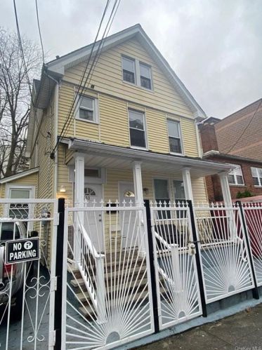 680 226th St, Bronx NY  10466-3932 exterior