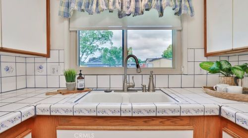 1100 Lincoln Ave, Fullerton CA 92831-4506 exterior