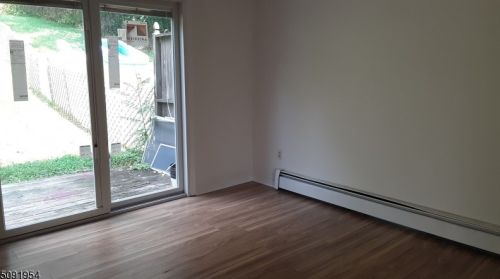 22 Loomis Ave, Wantage NJ 07461-2214 exterior