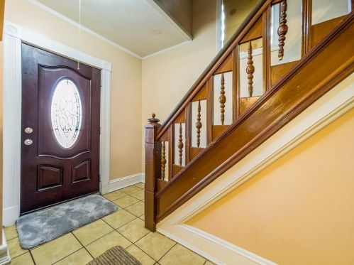 24 Cleveland St, Springfield MA  01104-2402 exterior