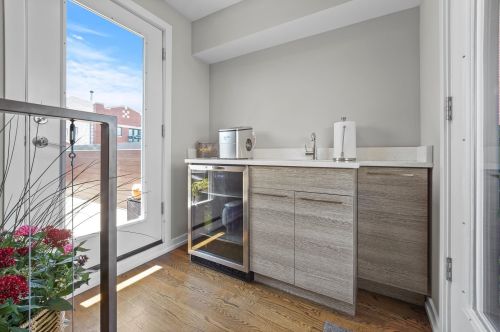 2026 Superior St, Chicago IL 60612-1313 exterior