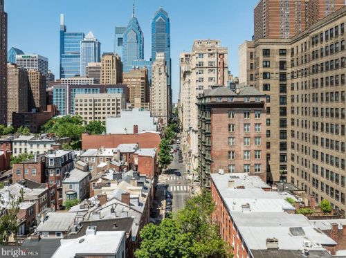 310 16th St, Philadelphia PA  19102-4907 exterior