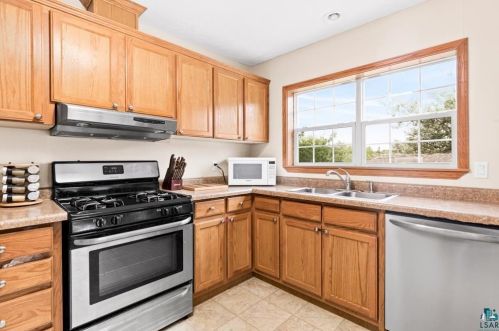 619 4 St, Duluth MN 55806-2409 exterior