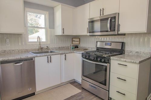 604 99th St, Milwaukee, WI 53226-4312