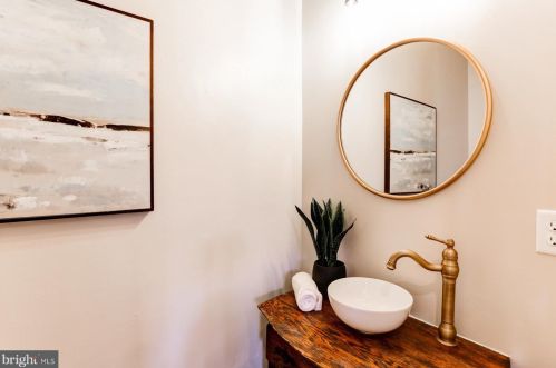 237 Elm St, Lancaster PA  17603-3445 exterior