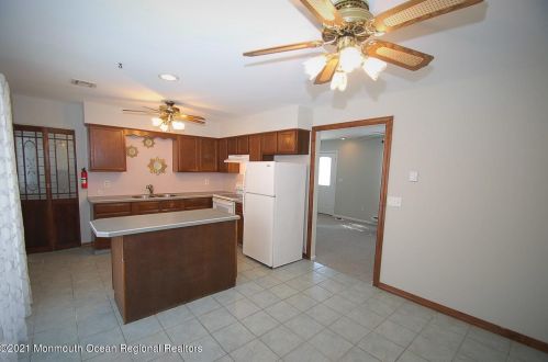 623 Berkeley Ave, Berkeley Township NJ 08721-3703 exterior