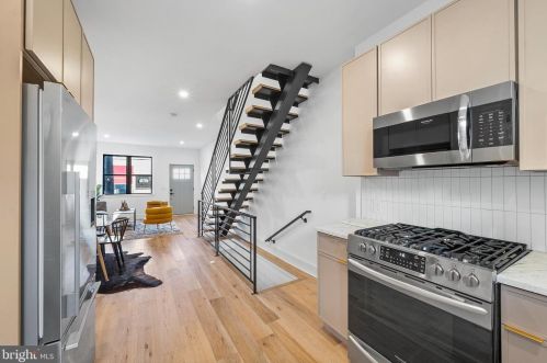 2008 16 St, Philadelphia PA 19121-2339 exterior