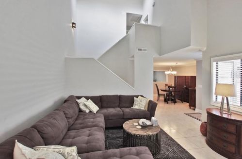 502 Cedar Chase Cir, Atlanta GA  30324-4290 exterior