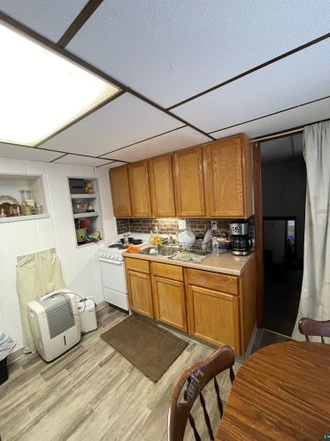 6716 Westgate Blvd, Duluth MN 55807-1985 exterior