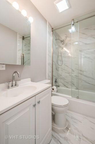 6943 East End Ave, Chicago IL  60649-1421 exterior