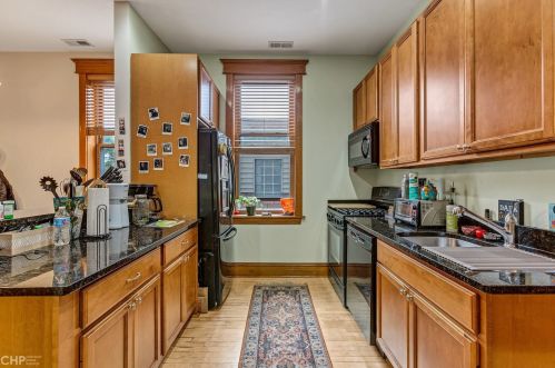 2309 Oakley Ave, Chicago IL 60645-5417 exterior