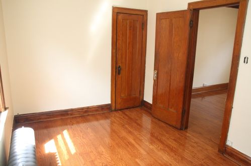 6938 Campbell Ave, Chicago IL 60645-4604 exterior