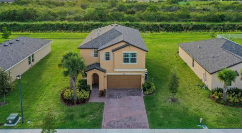 926 Bent Creek Dr, Fort Pierce FL  34947-1330 exterior