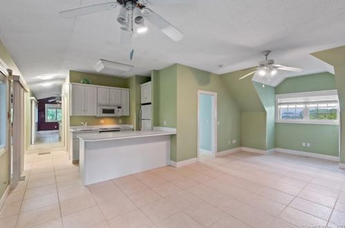 971 Farms Rd, Wallingford CT 06492-1807 exterior