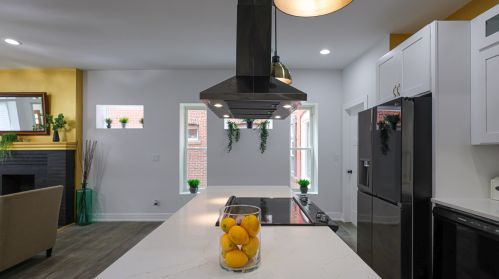 2720 Monroe St, Chicago IL  60612-2823 exterior