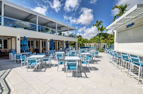 30 Gln Dr, Boynton Beach FL 33436-6208 exterior