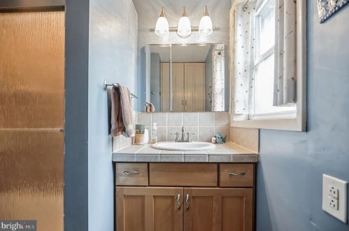 124 Smt Ave, Tavistock NJ 08033-3315 exterior