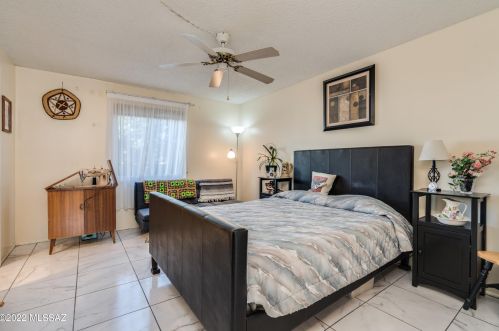 263 Abrego Dr, Green Valley AZ 85614-1504 exterior