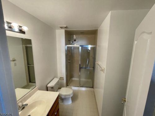 3 Bakley Ter, Town Center NJ 07052-2169 exterior