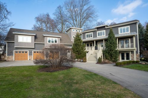 1827 Wealthy St, Grand Rapids MI 49506-2920 exterior