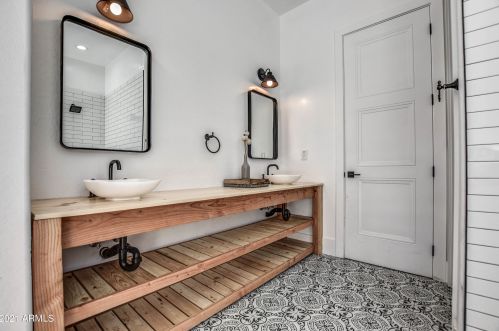 6434 12 St, Phoenix AZ 85086-4804 exterior