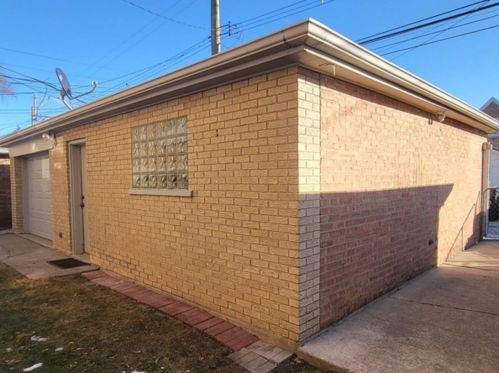 3719 79 St, Chicago IL 60652-2047 exterior