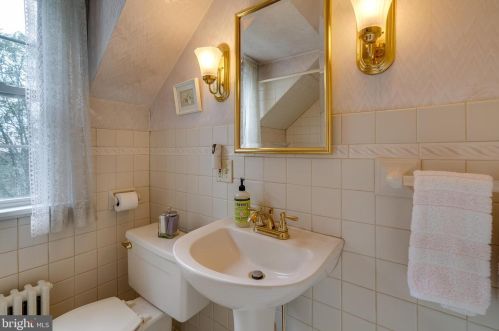 823 Helen Ave, Lancaster PA 17601-4508 exterior