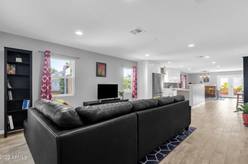 2545 15 St, Phoenix AZ 85040-1303 exterior