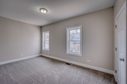 5527 Haddon Ave, Chicago IL  60651-2702 exterior