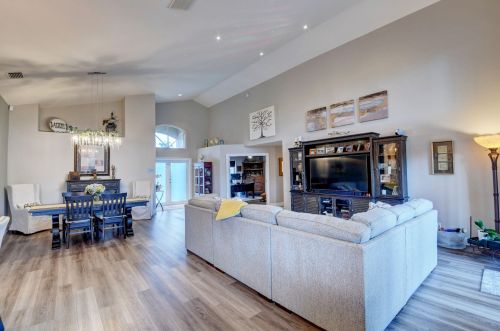 6141 Hook Ln, Boynton Beach FL 33437-4175 exterior