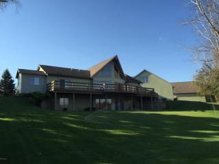 2215 Impalla Dr, Niles MI  49120-8820 exterior